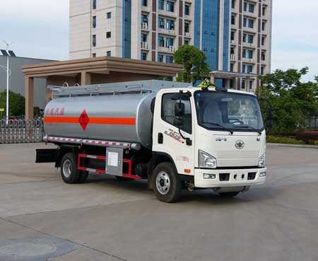 解放虎VN小型流动5吨加油车与解放轻卡J6F8吨加油车推荐